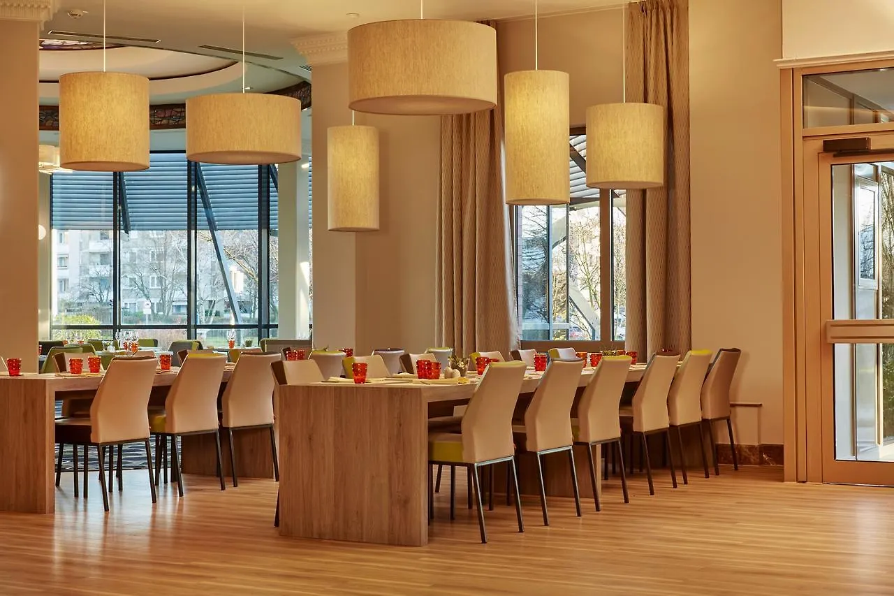 ****  H4 Hotel Hannover Messe Laatzen Germany